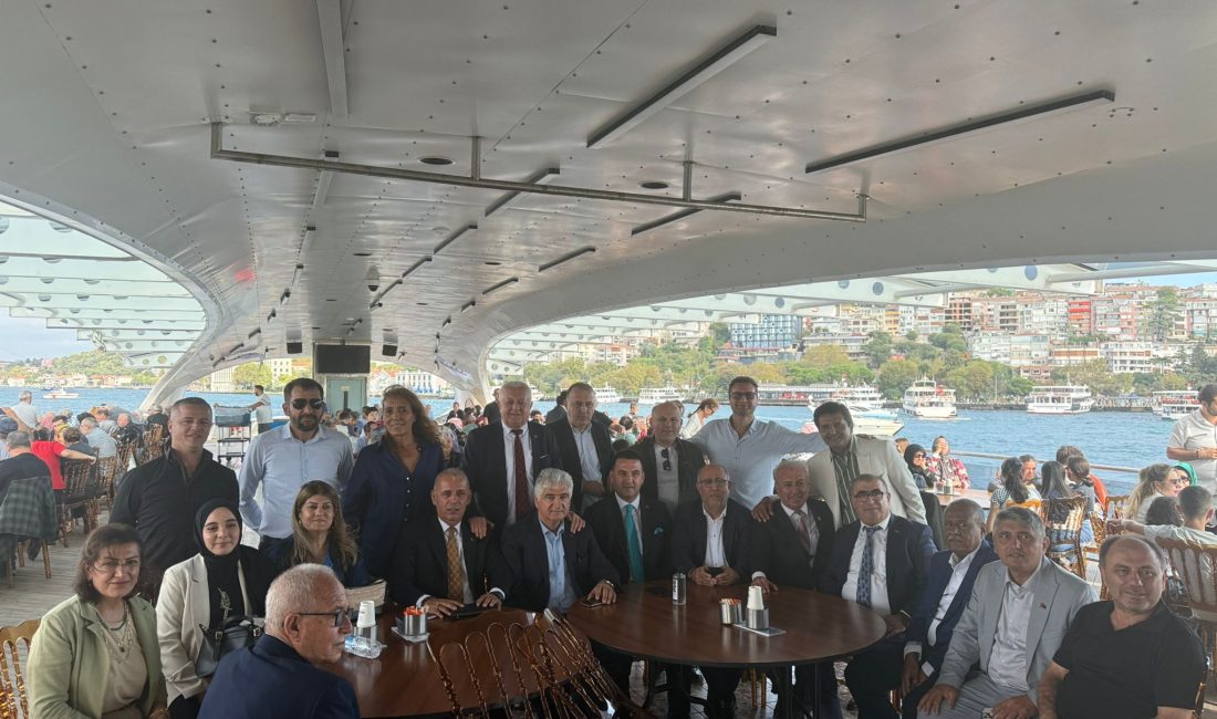 Üsküdar Belediyesi’nin ev sahipliğinde Valide Sultan Gemisi’nde düzenlenen etkinlikte, Tüm