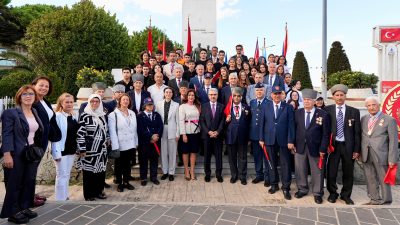 Üsküdar’da 19 Eylül Gaziler Günü kapsamında “Kahramanlarla Kardeşlik Yolunda” yürüyüşü