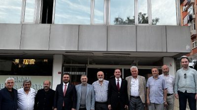 Üsküdar’daki hemşehri derneklerinin başkan ve yöneticileri, Akçaabatlılar Derneği’nde düzenlenen toplantıda